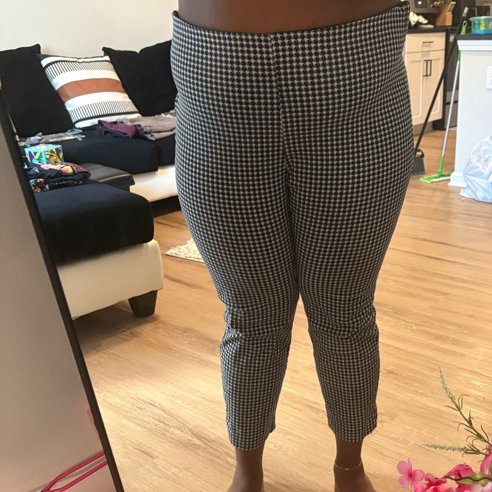 Old Navy Black and White Checkered Cropped Pants